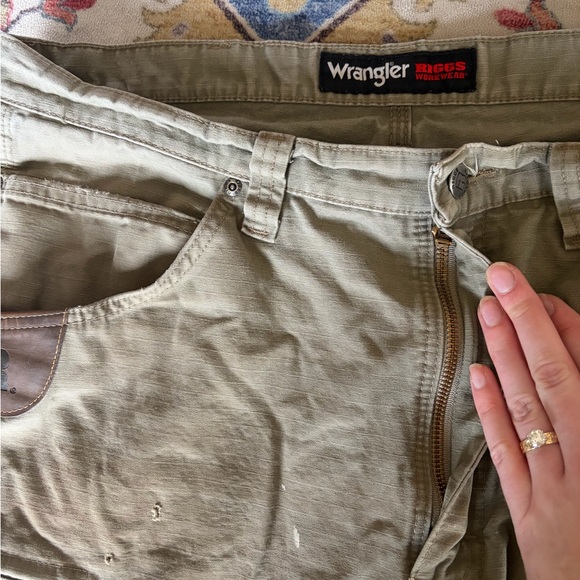 Wrangler Men's Khaki Cargo Pants - Picture 5 of 7